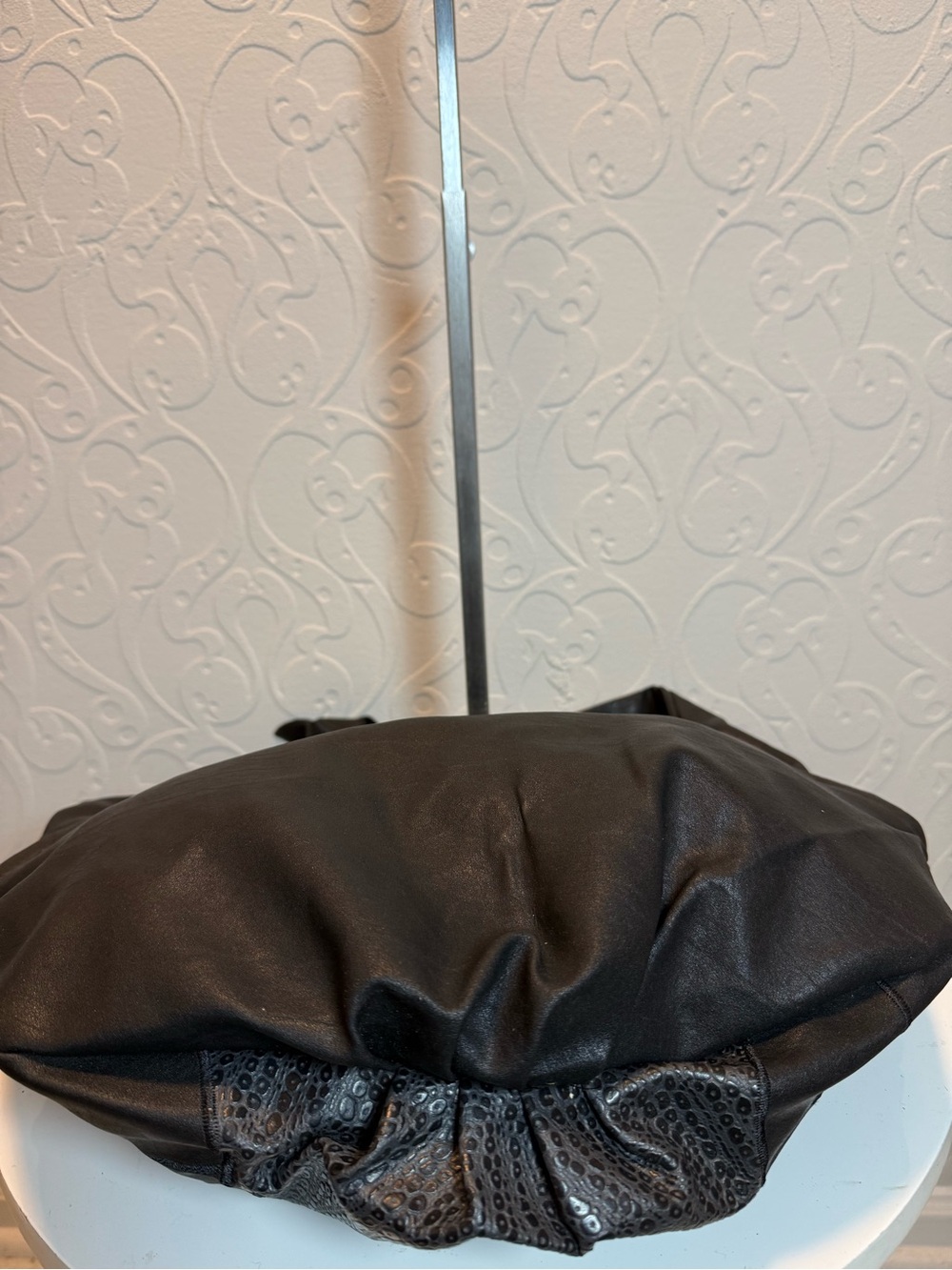 Vintage Women's Hobo Shoulder Bag - Picture 10 of 12